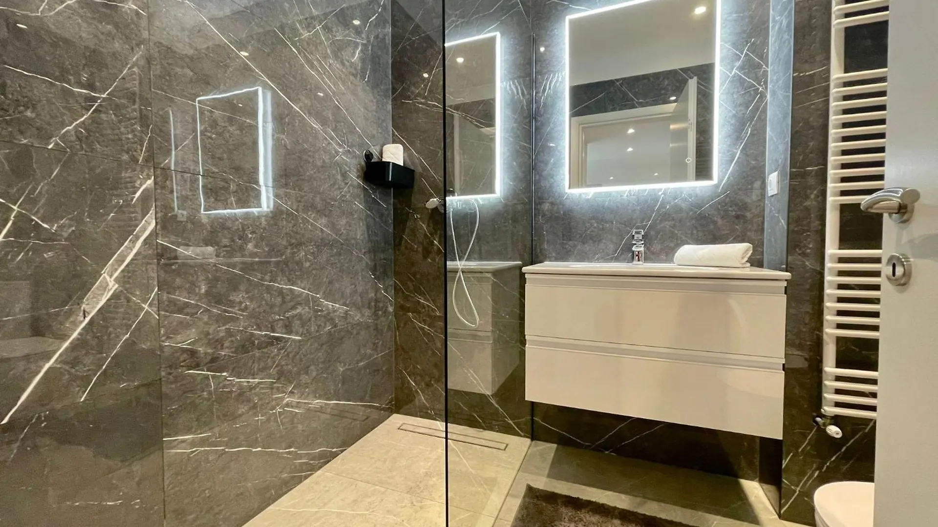 Apartment No 503 Lebada Lake Residence Bucharest